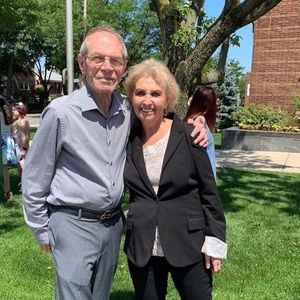 Meet your Posher, Joani